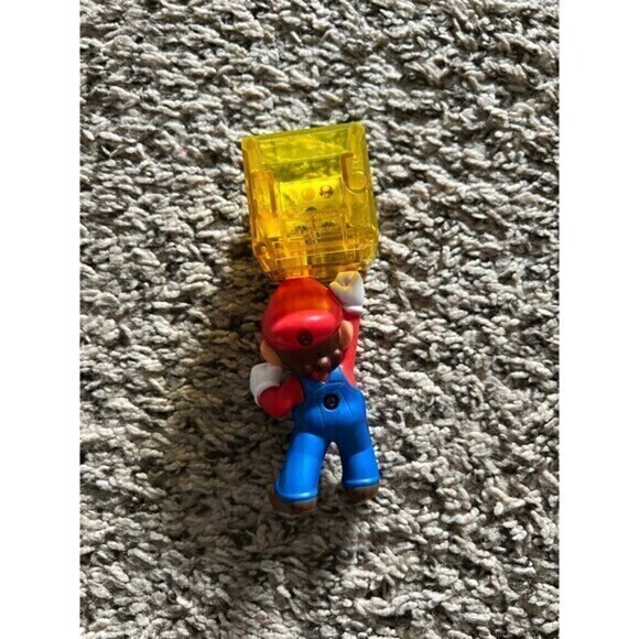 SUPER MARIO Nintendo McDonald's Figure holding 2018 - Picture 3 of 5